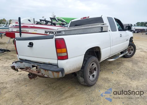 2001 Chevrolet Silverado 2500Hd z USA, uszkodzony, nr VIN 1GCHC29UX1Z267977